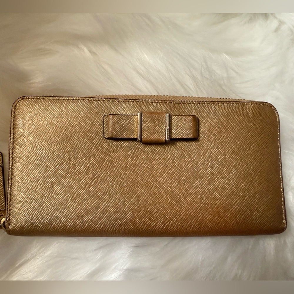 Coach DARCY BOW ACCORDION ZIP WALLET (COACH F51668)